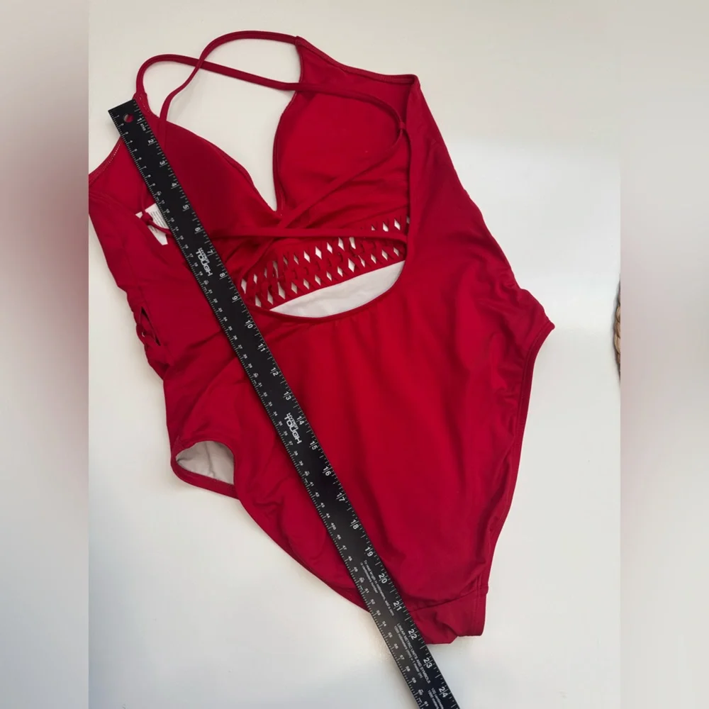 Kenneth Cole Red One-Piece Swimsuit with Plunging‎ V-Neck Size Large